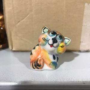 Кот боком 3,5 см цв. мал.   