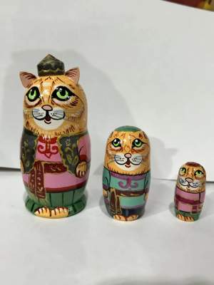 Матрёшка Кот в тюбетейке 3м 12 см рыжий в розовой рубашке  